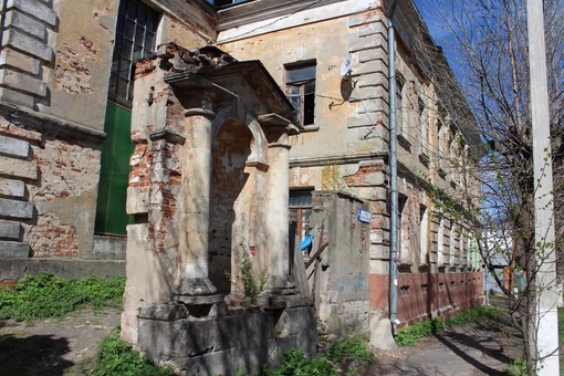 Администрация конфискует старинные постройки в исторической части Серпухов для сноса, включая усадьбу..