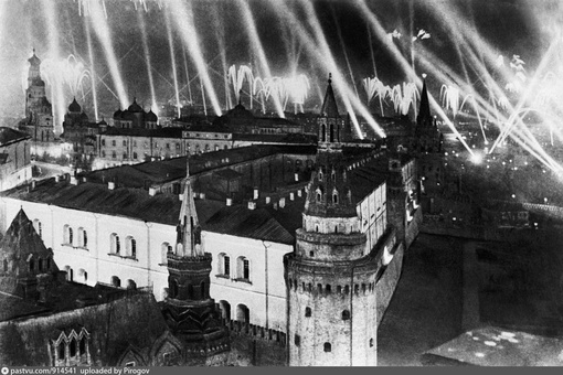 Когда советские войска окружили Берлин, встал вопрос о сохранении остатков Германии и в ночь на 7 мая во..