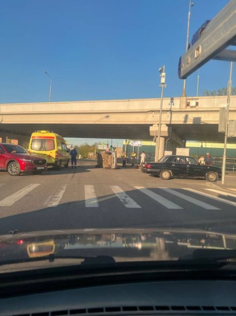 Щербинка выезд с новой дороги жёсткое ДТП.
Фото из чата "Подольск: пробки, засады,..