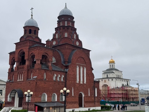 😍 Львы с улыбками, второй «Петергоф» и фрески Андрея Рублева. Что посмотреть во Владимире за один..