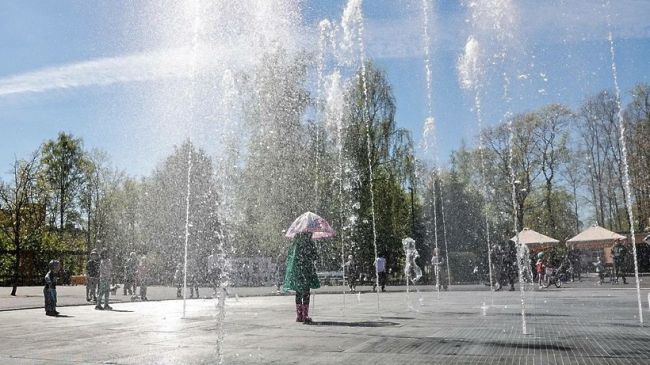 Команда пиратов открыла поющий фонтан в центральном парке города  Утром 1 мая в мытищинском Парке Мира были..