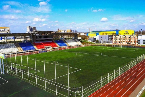 🏟 Стадион "Строитель" в Мытищах 
2000 VS..