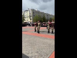 🎗Военнослужащие Балашихи прошли парадным маршем по улицам округа. 
По проспекту Ленина прошли коробки..
