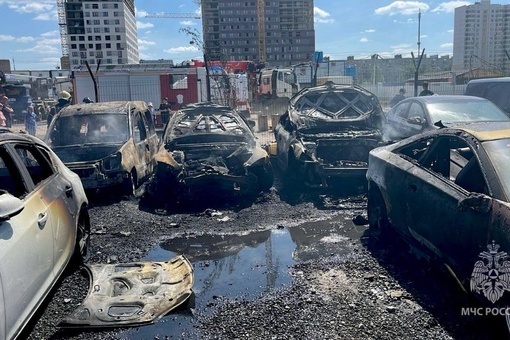 🔥В Мытищах на территории штрафстоянки произошёл пожар, в результате которого было уничтожено 9 легковых..