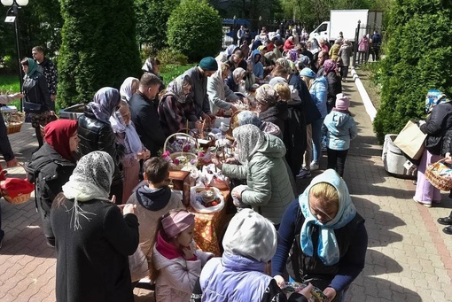 ХРИСТОС ВОСКРЕСЕ!
Жители Балашихи встретили Светлый праздник Пасхи.  Праздничные богослужения прошли во..