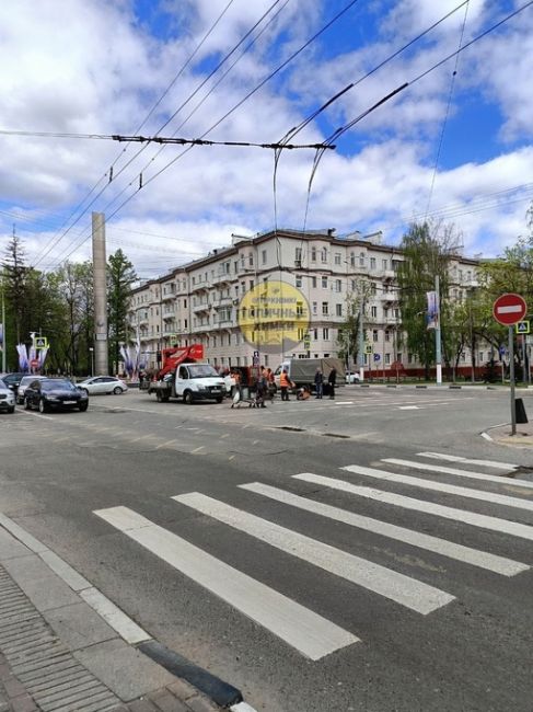 От подписчика:
_____________
Сегодня с утра весь проспект Мира в старых Химках начали приводить в порядок. Отдраили..