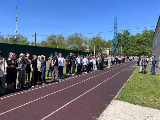 В Жуковских школах прошли учения по действиям при террористической угрозе  Согласно инструкции при..