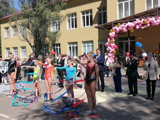 Самые яркие моменты «Последнего звонка» в Щелково🎉  1 фото: школа №14 имени Ю.А. Гагарина
2 фото: школа №20
3..
