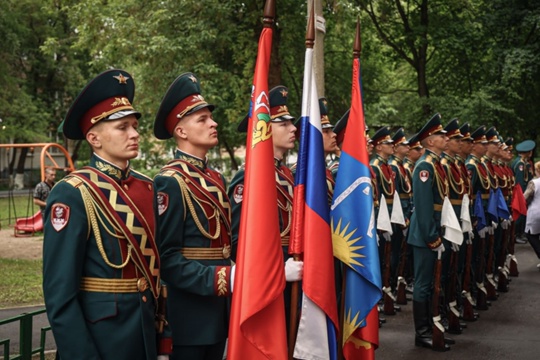 ПАМЯТИ ГЕРОЯ
Мемориальную доску участнику СВO Александру Урбанскому открыли в Балашихе. Ее установили на..