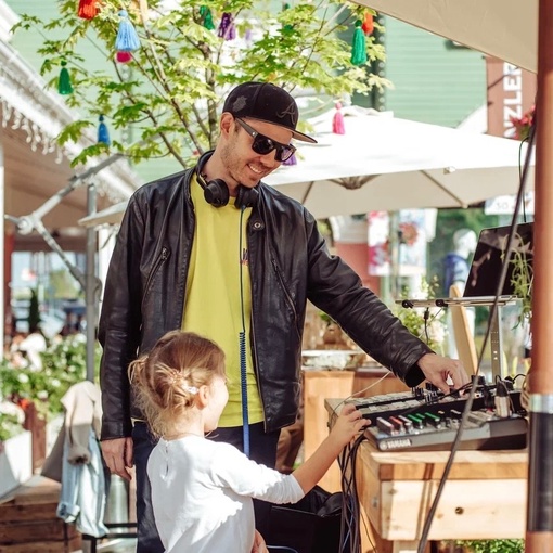 15 июня — открытие летнего сезона в фудмаркете «Гастровилла» в Novaya Riga Outlet Village⛱️🌻  Всех гостей ждет..