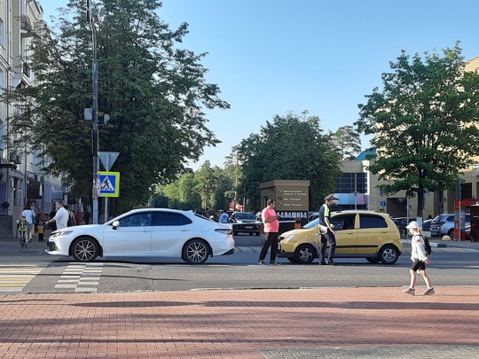 ПОМЯЛИСЬ НЕМНОГО
ДТП сейчас на проспекте Ленина, напротив..