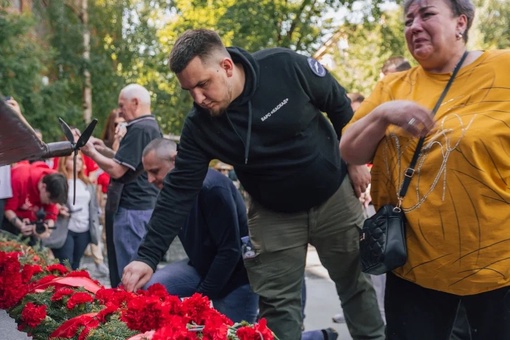 Имена павших и имена живых навсегда вписаны в историю нашего Отечества. В Москве открыли памятник..