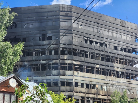 «Ходить у здания опасно: падают стёкла и рушатся стены»: во Фрязино сохраняется угроза обрушения..