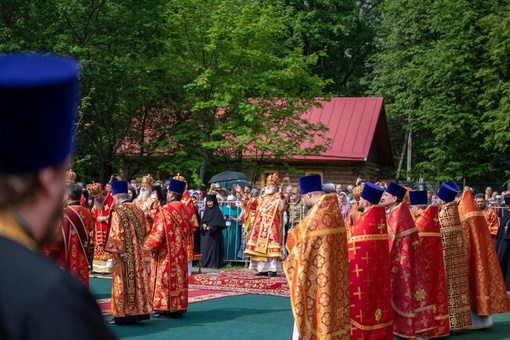 Глава Ленинского городского округа Станислав Каторов почтил память жертв политических репрессий на..