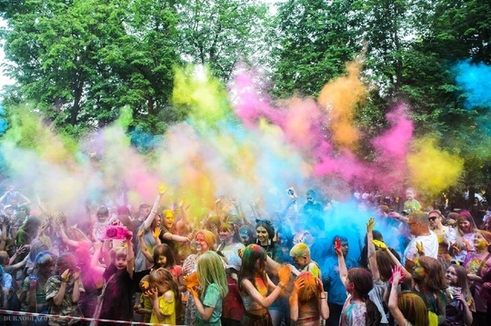 [club226333565|Сергиев Посад, приглашаем всех на самое яркое событие лета! ]  Фестиваль красок в честь Дня молодëжи...