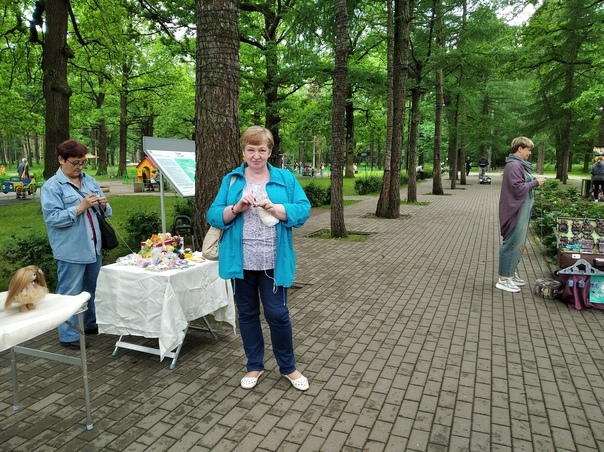 8 июня День Вязания на Публике. Мы как то очень ярко отметили этот денёк.  Можем завтра повторить. Приходите..