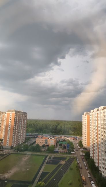 ‼В ближайшие часы в некоторых районах Московской области ожидается дождь с грозой, а также град и усиление..