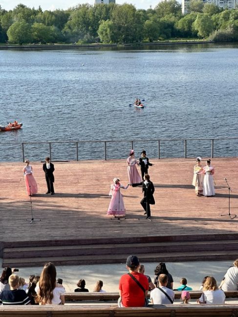 Хочу поблагодарить талантливых ребят за выступление! Мы с сыном посмотрели с удовольствием. Оказалось, что я..