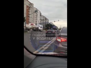 10.06.2024г. На перекрёстке Володарского Урицкого наглый водитель kia rio выехал на встречку через двойную сплошную..