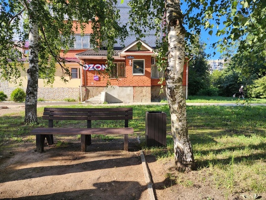 В Раменском во дворе дома №11 на улице Красноармейской установлены новые антивандальные скамейки.  Одна из..