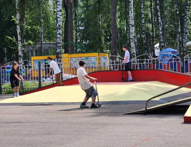 🔥В Центральном парке Ногинска благоустроили старую скейт-площадку.
Были отремонтированы старые фигуры и..