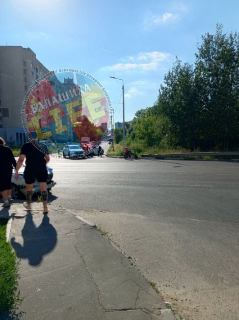 В Балашихе, на улице Свердлова, предположительно сбили курьера. Если у вас есть более подробная информация,..