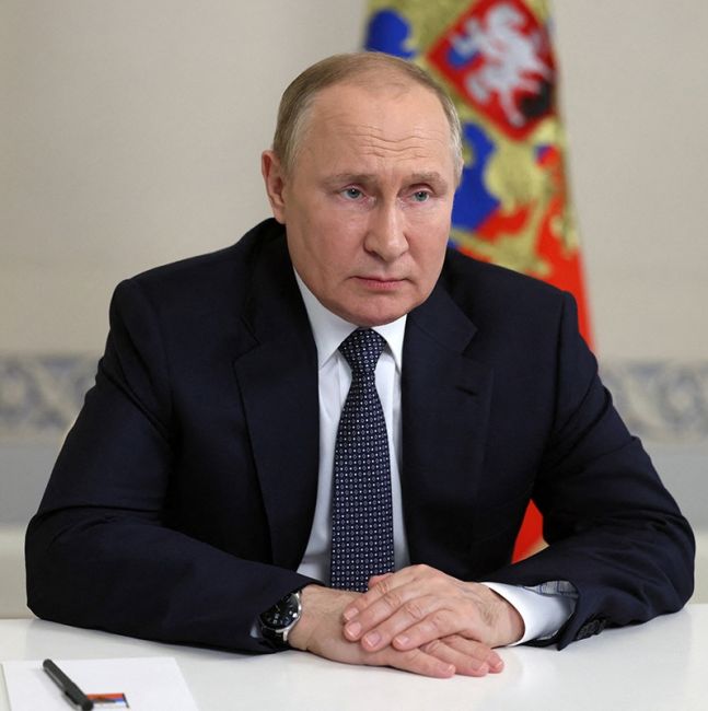 Путин увеличил единовременную федеральную выплату новым контрактникам более чем в два раза 
Согласно..