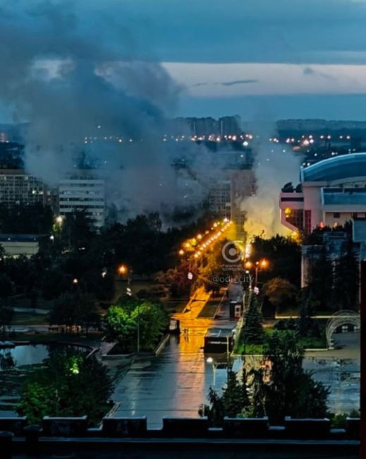 В центре Одинцово раздался фейерверк в честь бала медалистов..