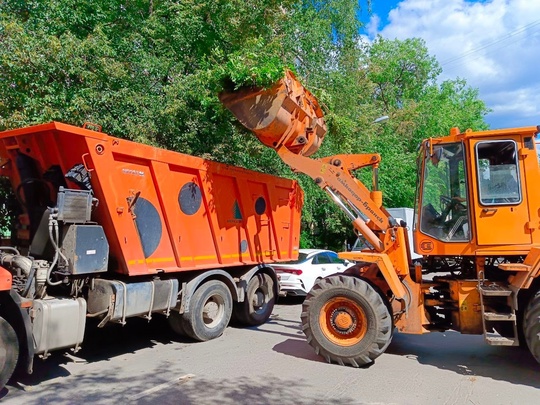 Всю ночь и в течение сегодняшнего дня службы города устранили последствия урагана.  «Вчера на Московскую..