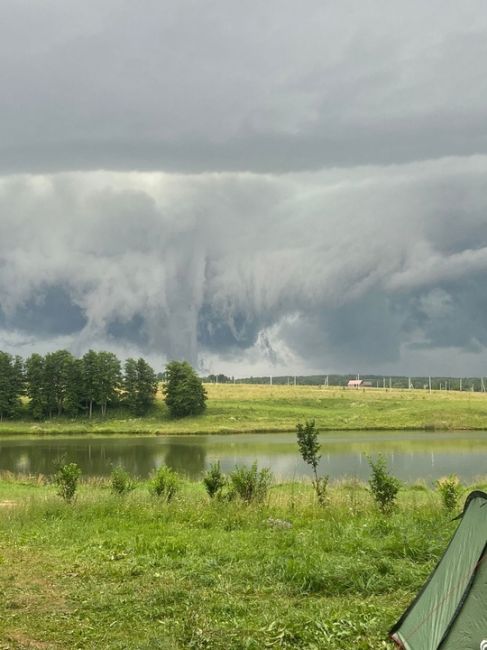 СЕГОДНЯ - ДЕНЬ ФОТОГРАФА 📸
А какой вами сделанной фотографией вы могли бы похвастаться? 
Делитесь в..