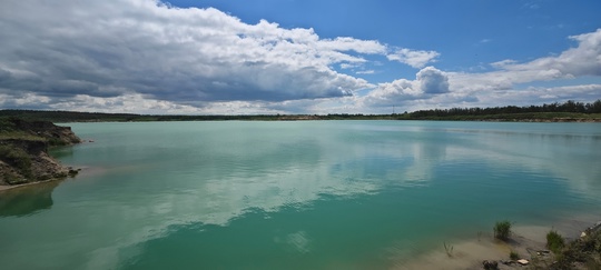 Сегодня в Есино парни прыгали с горы в воду, один очень сильно ударился головой при прыжке, умер до приезда..