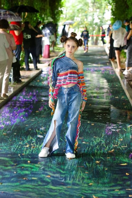 В Москве прошел фестиваль моды «Зеленый подиум», где показали одежду из вторсырья  Среди участников были..