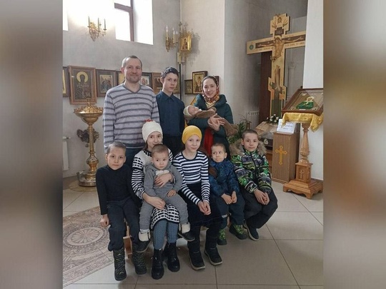 В Балашихе многодетная семья Пономаревых купила дом благодаря государственной программе. У них восемь..