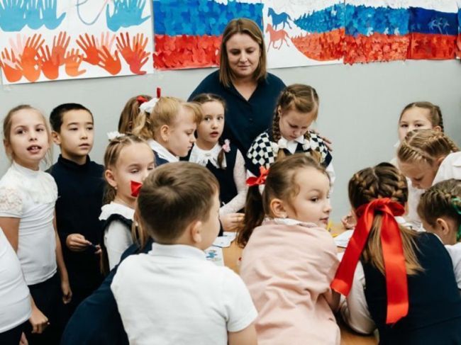 Педагогов в школы Пушкинского округа привлекают достойными денежными выплатами  Активную работу по..