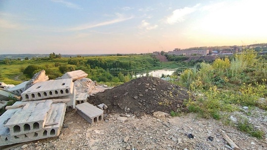 Чуть больше года назад мы рассказывали о проблемах уникального для Серпухова места — геологическом объекте..