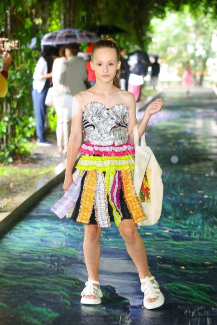 В Москве прошел фестиваль моды «Зеленый подиум», где показали одежду из вторсырья  Среди участников были..