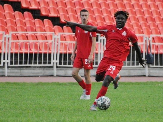 В команде Щелковского «Спартака» пополнение⚽  Молодой полузащитник из Камеруна сегодня дебютирует..