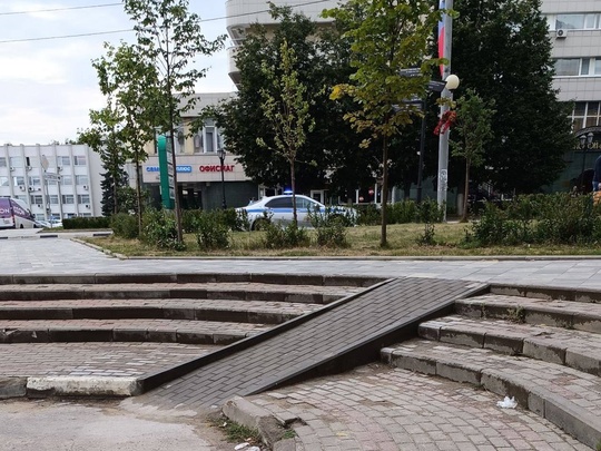 В Сергиево-Посадском округе установили новый пандус в центре города, об этом сообщают все муниципальные СМИ..