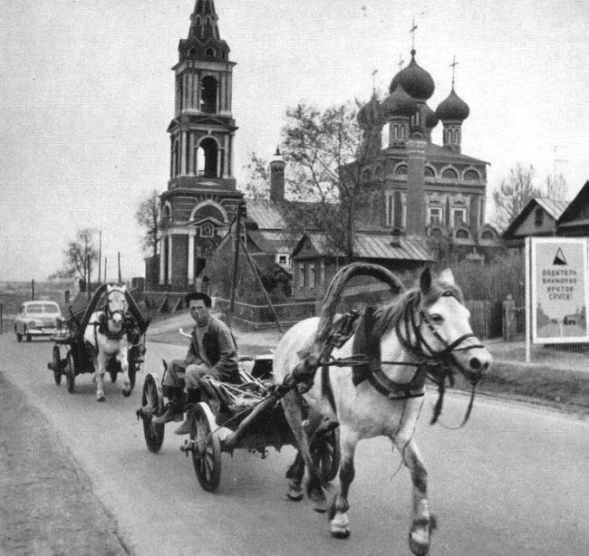 Пушкино, городская дорога и Храм Николая Чудотворца,19..