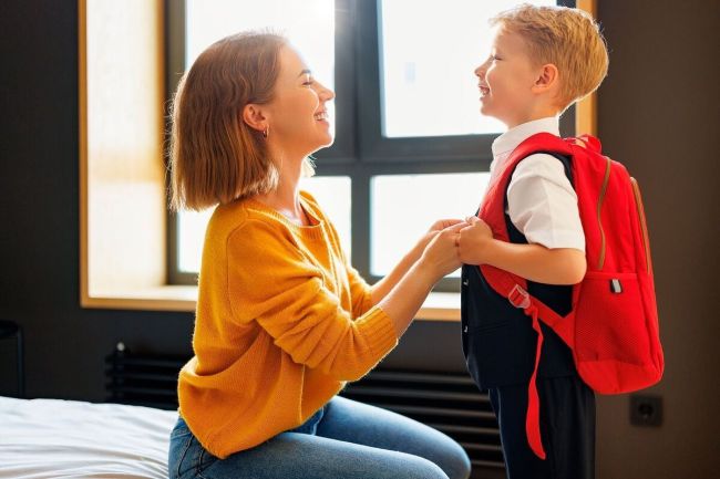 🏫По оценкам экспертов, сборы ребёнка в школу в 2024 году обойдутся более чем в 10 тысяч рублей.  В базовый набор..