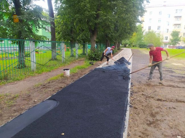 🚧 В Электростали продолжают благоустраивать «народные тропы».  Это места, образовавшиеся со временем за..