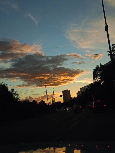 🌅Просто закат над Зеленоградом  Присылайте свои фотографии в комментариях к этому..