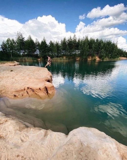 💦 Возле Долгопрудного нашли лучшее место для купания. Плавный заход, голубая вода, песок. 
Адрес можно..