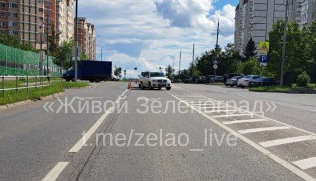 🚗ДТП произошло напротив корпуса 1645.  Одна из участниц аварии хотела повернуть, а другая решила ей помочь...