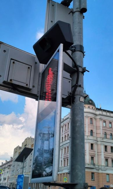 👁В Москве на светофорах установили камеры.  Вероятно, эти камеры будут использовать для автоматической..