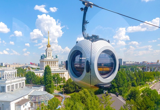 На ВДНХ в Москве запустили воздушные трамвайчики  Стоимость поездки в одну сторону — 450 руб. в будни и 550 руб...
