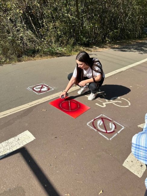 Специальные разметки нанесли вблизи переходов железнодорожных путей в..