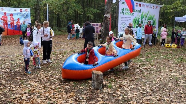 Мытищинцев приглашают на традиционный Уаровский легкоатлетический кросс  В экопарке при храме Святого..