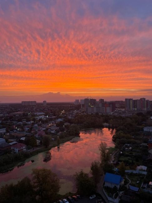 СЕНТЯБРЬСКИЙ РАССВЕТ
Алексеевская роща, сегодня 6 утра.
Фото - Алина neptunianka
И Наталья Natashaw467
А какой у вас вид..