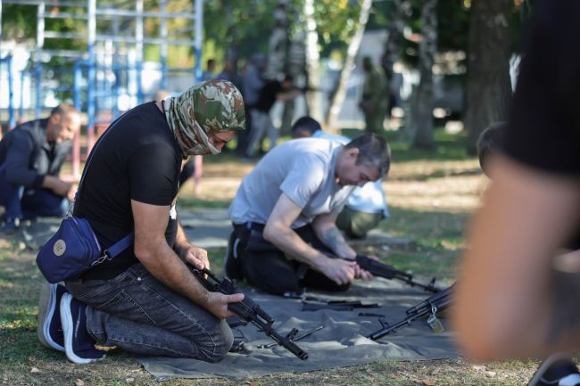 ✅ Всех, кто заключает контракт на военную службу в Московской области, регион обеспечивает..